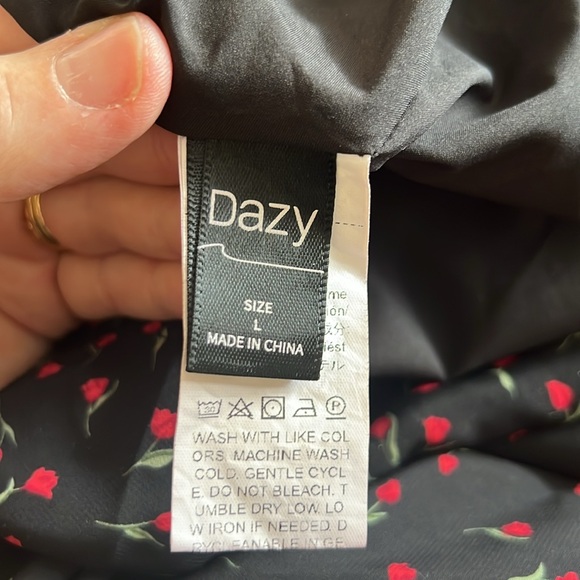 Women’s Dazy Sleeveless Gathered Tie neck Sleeveless Midi Dress - Picture 2 of 4